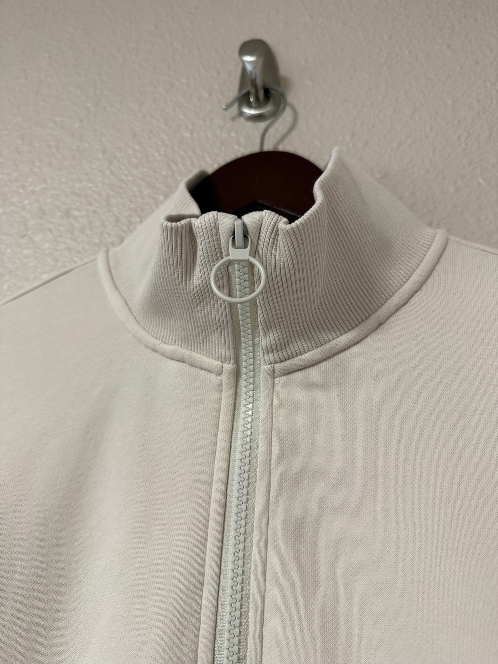 Vuori Sedona Rib Half Zip Sweatshirt  Athleisure Effortless Chic Cropped S White - Picture 7 of 9